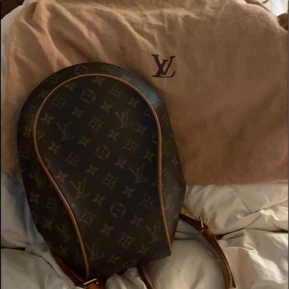 Beautiful like new monogram Louis Vuitton